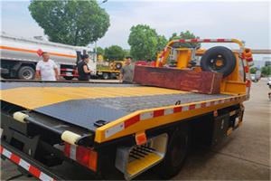 红岗区附近拖车电话号码服务